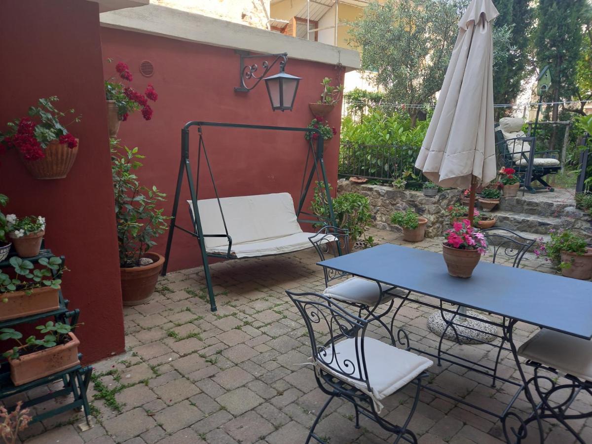 La Gatta Sul Tetto Bed & Breakfast Rossano Exterior photo
