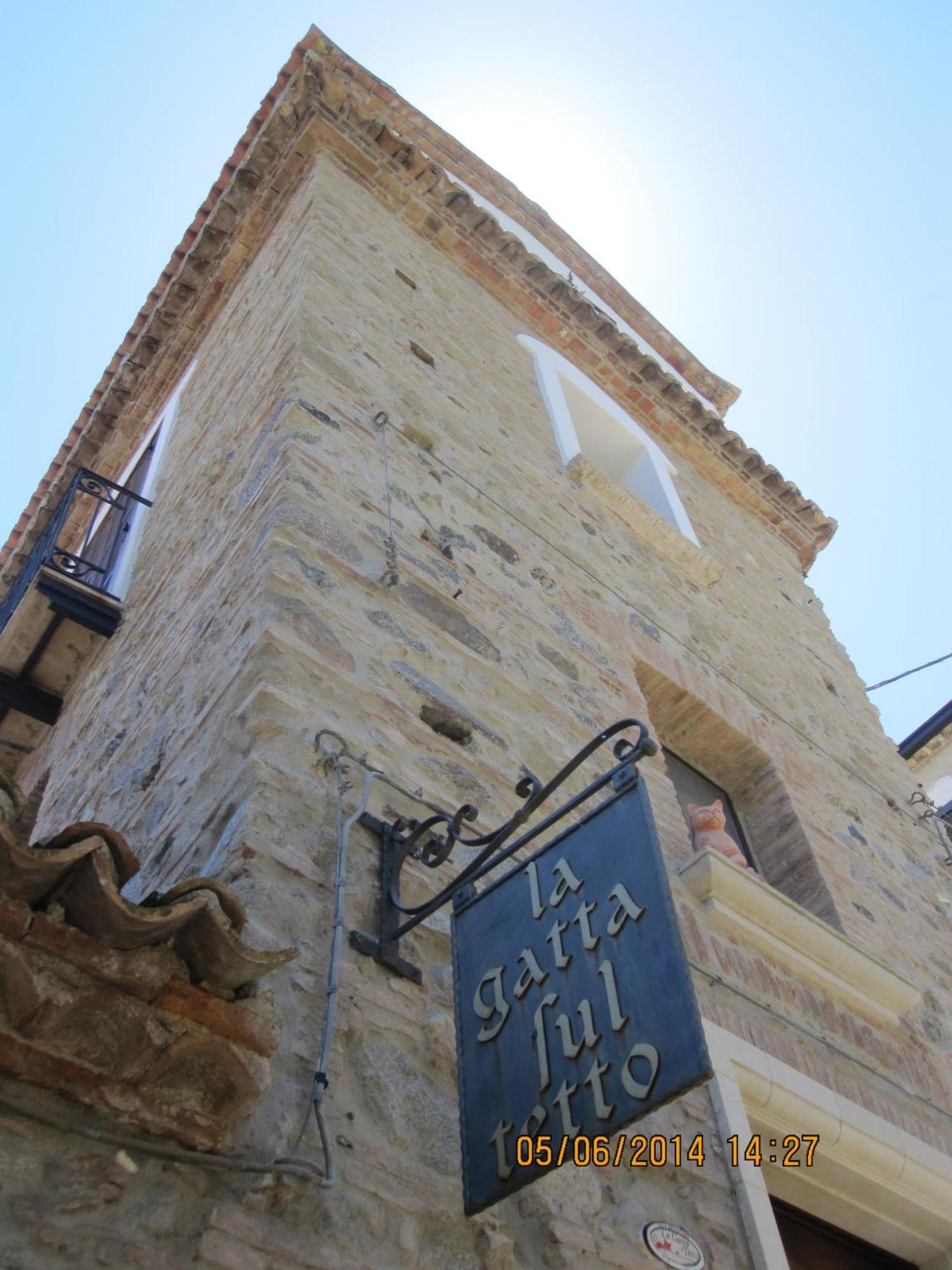La Gatta Sul Tetto Bed & Breakfast Rossano Exterior photo